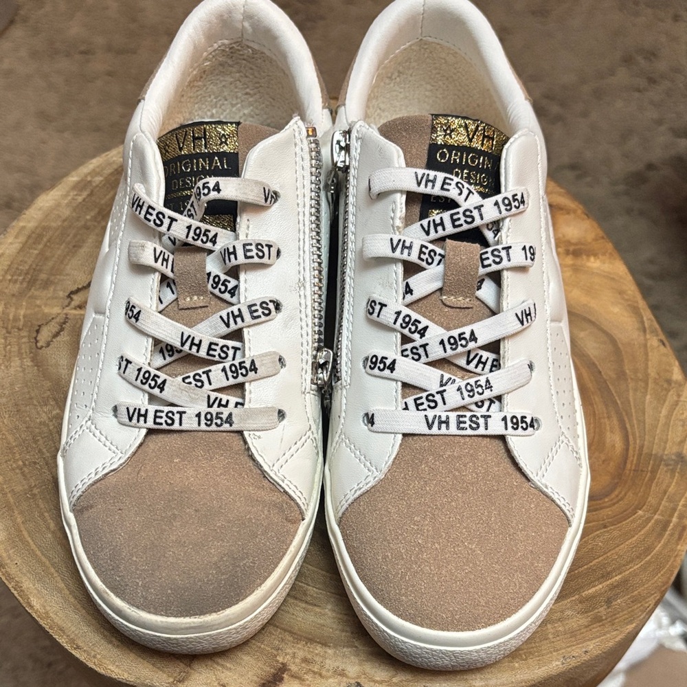 Vintage Havana’s White and Tan Sneakers with Zipper